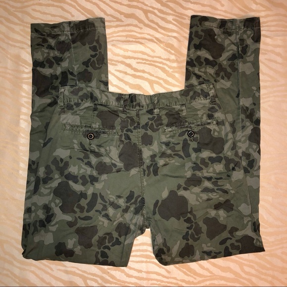 American Rag Camo pants. Like new. Camouflage - Picture 3 of 3
